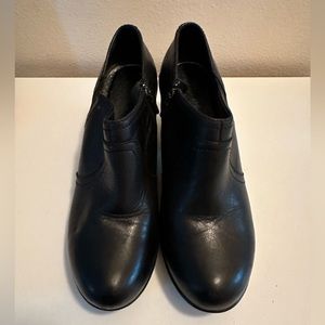 Dansko Ankle Boots Women’s 40 Florence Chelsea Wedge Black Leather Side Zip